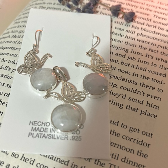 White Labradorite Set - Picture 4 of 6